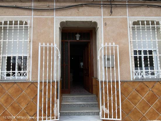 Casa adosada en planta baja en Bigastro - ALICANTE