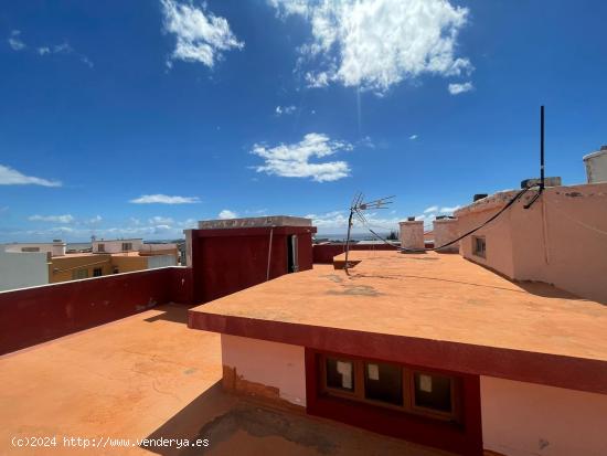 Edificio con 3 viviendas y garaje - LAS PALMAS