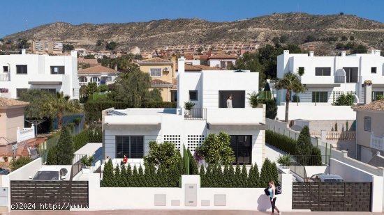 Villa en venta a estrenar en Busot (Alicante)