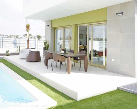 Villa en venta a estrenar en Los Montesinos (Alicante)