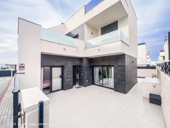 Villa en venta en Benijófar (Alicante)