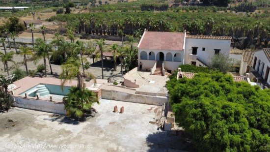 Finca en venta en Caleta de Vélez (Málaga)