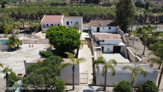 Finca en venta en Caleta de Vélez (Málaga)