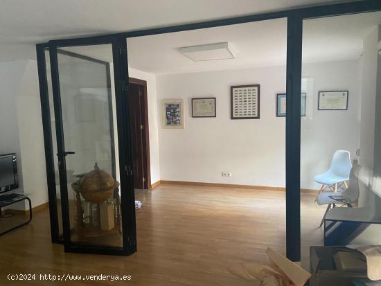 SE VENDE OFICINA EN CALLE ANCHA - CADIZ