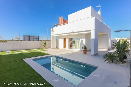 Villa en venta a estrenar en Pilar de la Horadada (Alicante)