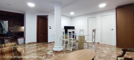 **SE ALQUILA HABITACION PARA ESTUDIANTES** - GRANADA