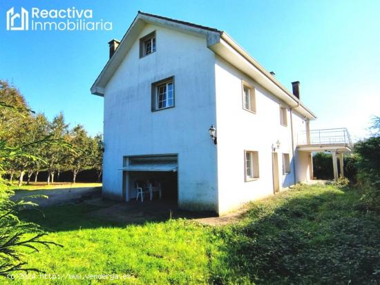 Enorme chalet con finca en Pontevea - A CORUÑA