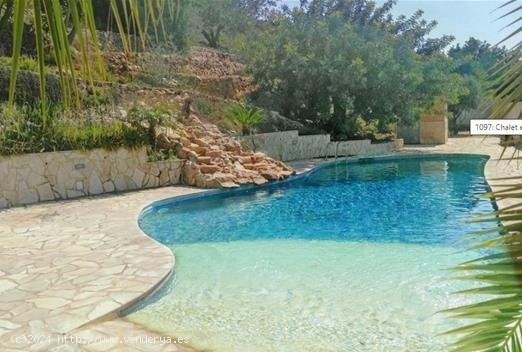 Villa en venta en Pedreguer (Alicante)