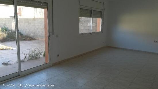 ADOSADO EN VENTA EN CALLE TOMOVI DE BANYERES DEL PENEDES - TARRAGONA (OCUPADO) - TARRAGONA