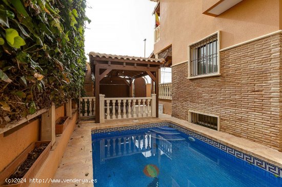 Chalet en venta en Torrevieja (Alicante)