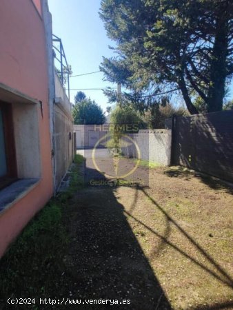 Se vende edificio en Tui.