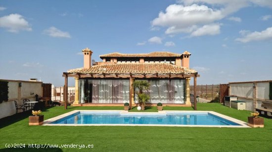 ¡VIVIENDA ÚNICA Y EXCLUSIVA EN LAYOS GOLF!