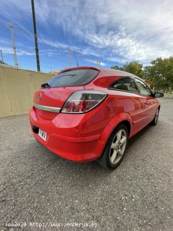 Opel Astra 1.6 GTC 77kW (105CV) Sport de 2007 con 223.000 Km por 3.000 EUR. en Castellon