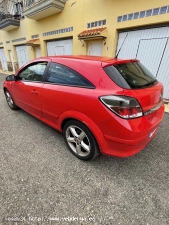 Opel Astra 1.6 GTC 77kW (105CV) Sport de 2007 con 223.000 Km por 3.000 EUR. en Castellon