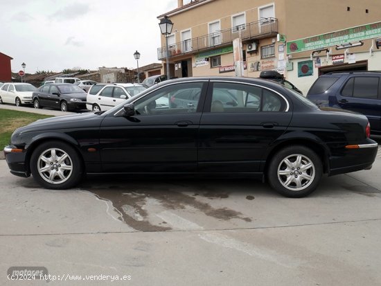 Jaguar S-Type 3.0 V6 de 2000 con 106.255 Km por 7.900 EUR. en Madrid