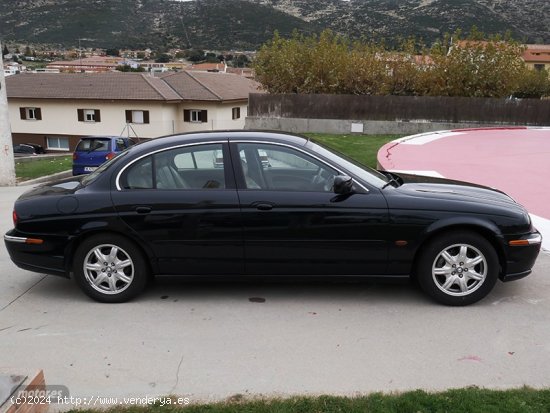 Jaguar S-Type 3.0 V6 de 2000 con 106.255 Km por 7.900 EUR. en Madrid