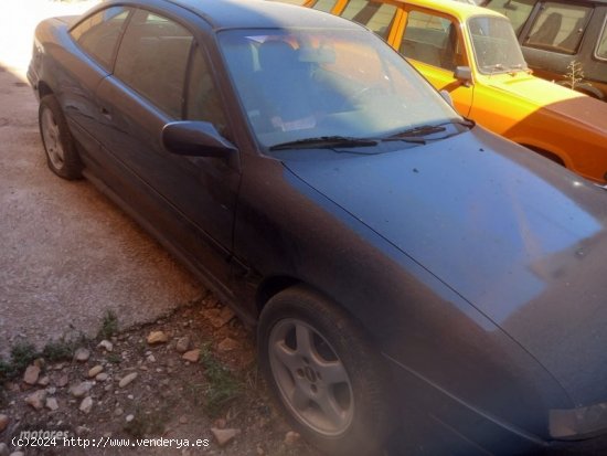 Opel Calibra 2.0 de 1995 con 175.952 Km por 2.500 EUR. en Granada