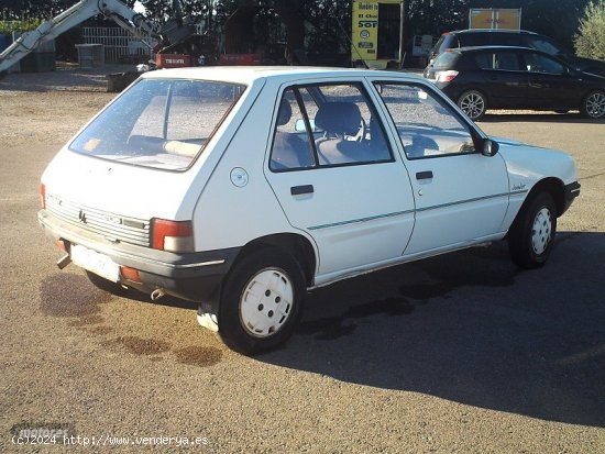 Peugeot 205 1.1 JUNIOR (TOTALMENTE ORIGINAL). de 1991 con 166.000 Km por 1.100 EUR. en Murcia