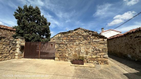 Espectacular casa en Segoviela - SORIA