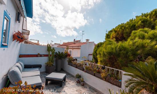 En venta, magnifico piso con dos terrazas y un dormitorio en el centro de Sitges - BARCELONA