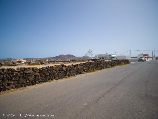 “SOLAR RESIDENCIAL EN EL PUEBLO DE LAJARES, LA OLIVA” - LAS PALMAS