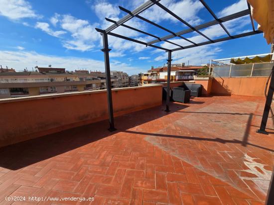 ATICO CON TERRAZA DE 42 M2 - BARCELONA