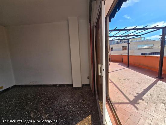 ATICO CON TERRAZA DE 42 M2 - BARCELONA