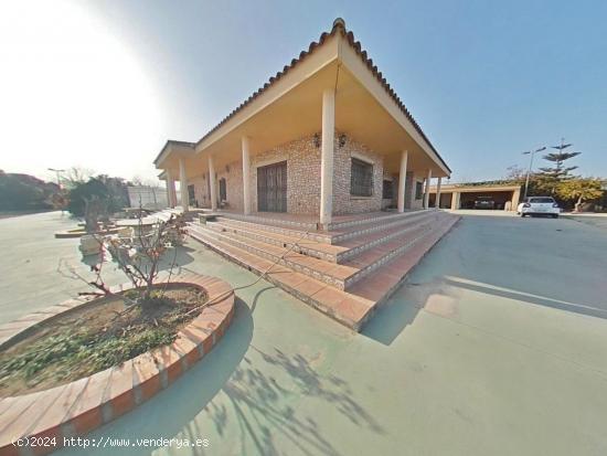 Precioso chalet con finca rústica ubicado en Santa Oliva.  RESERVADO - TARRAGONA