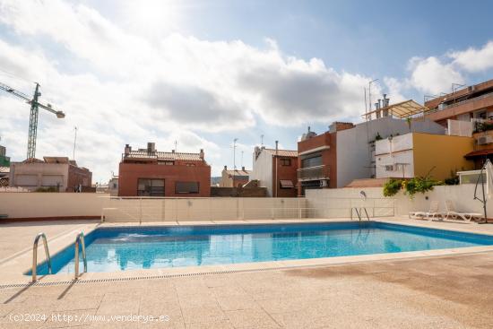 Unifamiliar adosada - Sant Boi de Llobregat (Centre) - BARCELONA