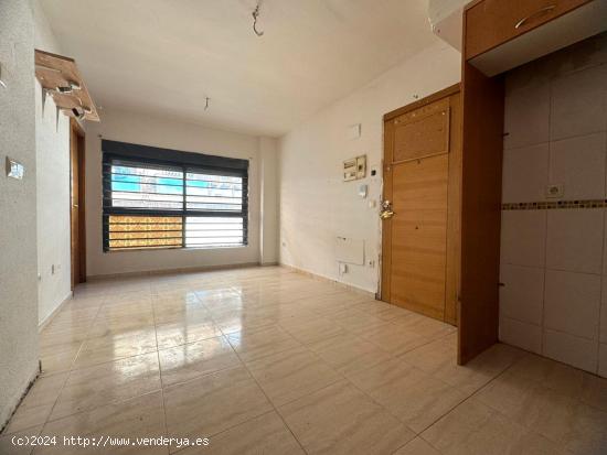 PISO EN VENTA EN ALICANTE BARRIO CAROLIANAS - PRÓXIMO AUDITORIO MUNICIPAL - ALICANTE