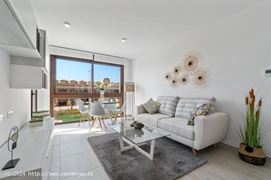 Bungalow en planta alta de 2 dormitorios en San Pedro del Pinatar - MURCIA