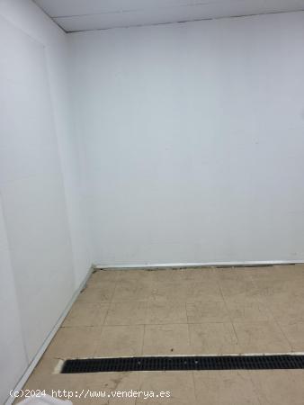 LOCAL COMERCIAL EN LA CALLE CORDOBA DE 550 M2 - VALLADOLID