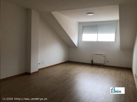 Piso en Calle Numancia espacioso y con de 2 habitaciones y 2 baños - TOLEDO