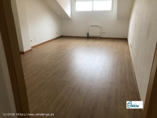 Piso en Calle Numancia espacioso y con de 2 habitaciones y 2 baños - TOLEDO