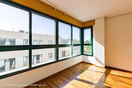 Magnífica vivienda con terraza de 65 m2 en Avda de Europa. - MURCIA