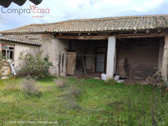 VENTA.-.CASA DE PUEBLO CON JARDIN.-.NARROS DE CUELLAR - SEGOVIA