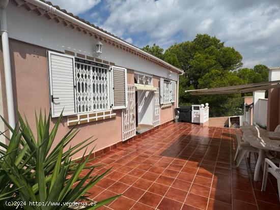 CHALET URBANO EN ZONA DE LES MALLAES CON VISTAS - VALENCIA