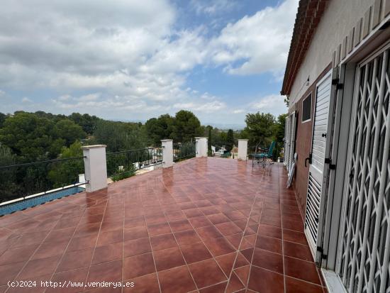 CHALET URBANO EN ZONA DE LES MALLAES CON VISTAS - VALENCIA