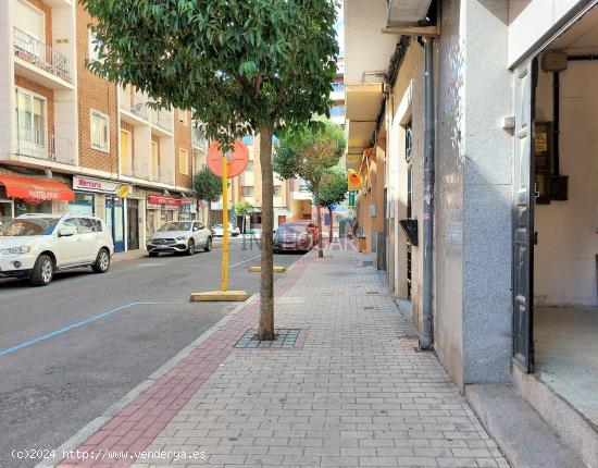 LOCAL COMERCIAL EN LA ZONA DE ESTACIÓN, CALLE REINA ISABEL - AVILA