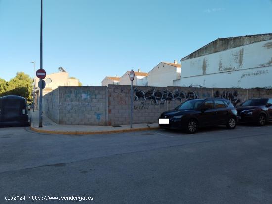 Terreno urbano en Palma de Gandia con una superficie total de 644 m² - VALENCIA