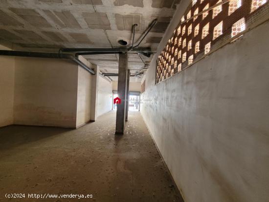 Local de 120 m2 delante de la zona educacional Sescelades - TARRAGONA