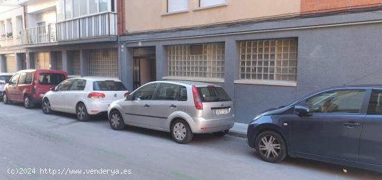 Local comercial o nave apta para negocio o tienda - BARCELONA