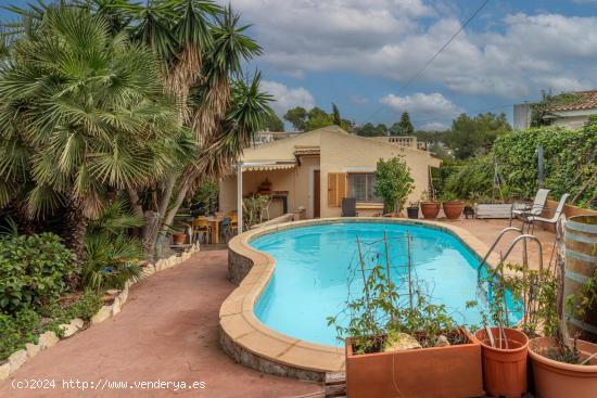 Chalet con piscina en Costa de la Calma - BALEARES