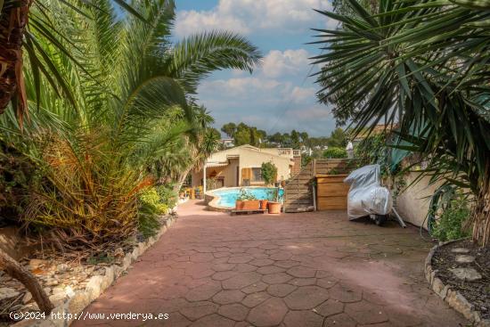 Chalet con piscina en Costa de la Calma - BALEARES