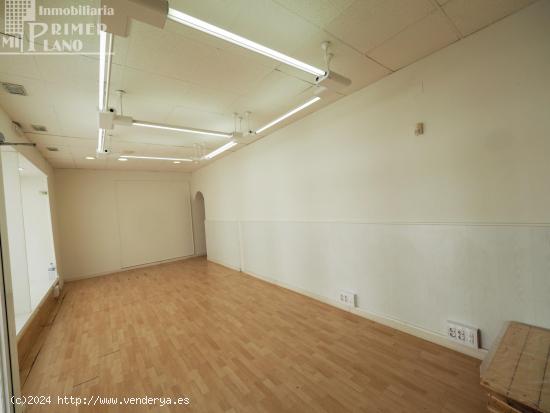 Local comercial en pleno centro, todo exterior, muy luminoso, con 54 m2 y por solo 550 € mes. - CI