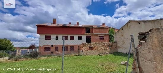 101- Promoción de chalets y garajes en construcción en La Higuera, Espirdo (Segovia) - SEGOVIA