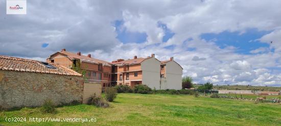 101- Promoción de chalets y garajes en construcción en La Higuera, Espirdo (Segovia) - SEGOVIA