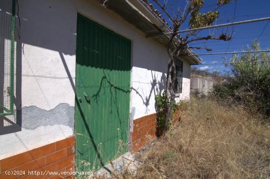 Finca en Huétor Santillán en Los Mermejales - GRANADA