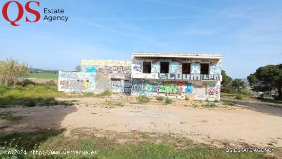 Edificio a reformar con terreno amplio en Palafolls - BARCELONA