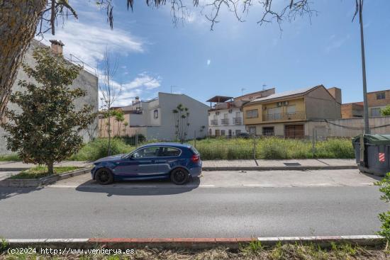 Magnífico solar de 416 m2 destinado a viviendas de Uso Residencial Unifamiliar en Santa Fe - GRANAD